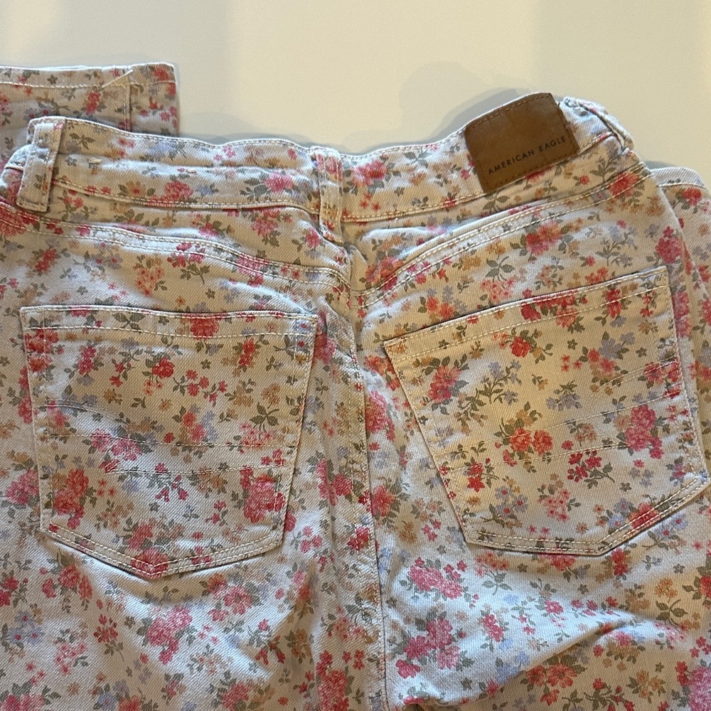 American Eagle Outfitters Floral Jeans - Cream with colorful flowers - Picture 3 of 4
